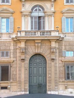 Entrée du palais de la Congrégation pour la Doctrine de la Foi.