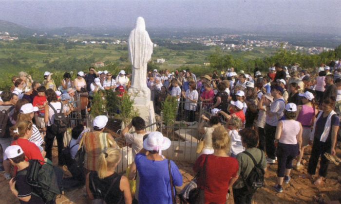 Vue sur Medjugorje du haut de la colline des apparitions.