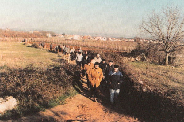 À travers les champs vers Podbrdo.